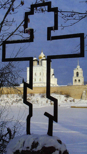 Крест на месте разрушенной Ольгинской часовни