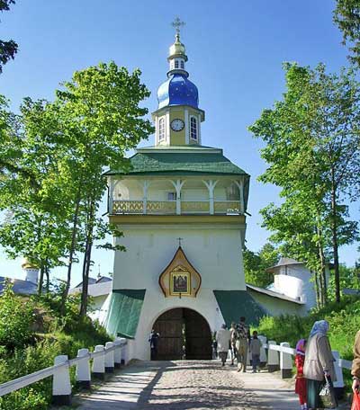 Святые врата Псково-Печерского Свято-Успенского монастыря