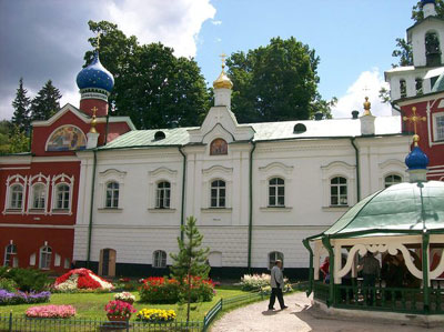 Сретенский храм Псково-Печерского Свято-Успенского монастыря
