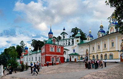 Покровский храм Псково-Печерского Свято-Успенского монастыря